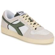 Lage Sneakers Diadora MAGIC BASKET LOW SUEDE