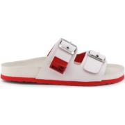 Teenslippers Love Moschino Leren sandalen met gesp en details