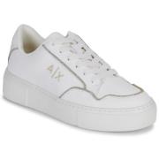 Lage Sneakers Armani Exchange XDX160