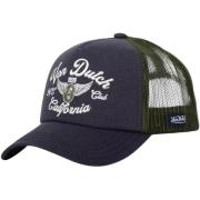 Pet Von Dutch -