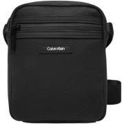 Schoudertas Calvin Klein Jeans CK ESSENTIAL REPORTER XS RUB K50K512811
