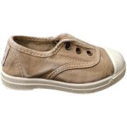 Sneakers Natural World 470