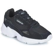 Lage Sneakers adidas FALCON W