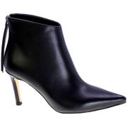 Enkellaarzen Queen Helena 146045