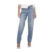 Straight Jeans Only -