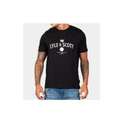 T-shirt Korte Mouw Lyle &amp; Scott Cheers to tradition graphic t-shir...