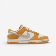 Lage Sneakers Nike Dunk Low AS Safari Swoosh Kumquat