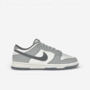 Lage Sneakers Nike Dunk Low SE Light Carbon