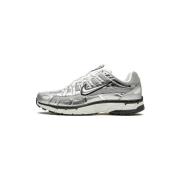 Lage Sneakers Nike P-6000 Metallic Silver