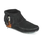 Laarzen Minnetonka CONCHO FEATHER SIDE ZIP BOOT