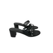 Pre-owned Leather sandals Hermès Vintage , Black , Dames