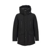 Zwarte Jassen met Capuchon en Logo Patch Woolrich , Black , Heren