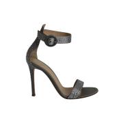 Pre-owned Fabric heels Gianvito Rossi Pre-owned , Gray , Dames