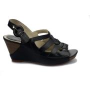 Elegante Leren Sleehak Sandaal Clarks , Black , Dames