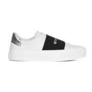 Zwarte Slip-on Sneakers met Geborduurd Handtekening Givenchy , Black ,...