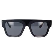 Rechthoekige zonnebril met donkergrijze lens en zwart montuur Versace ...