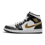 Zwarte Gouden Patentleren Sneakers Jordan , Black , Heren