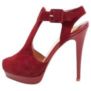 Pre-owned Suede sandals Christian Louboutin Pre-owned , Red , Dames