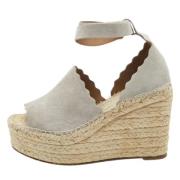 Pre-owned Suede sandals Chloé Pre-owned , Gray , Dames