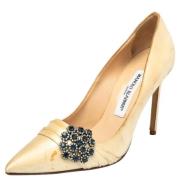 Pre-owned Satin heels Manolo Blahnik Pre-owned , Beige , Dames