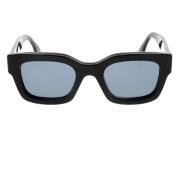 Verhoog je stijl met deze Fendi zonnebril Fendi , Black , Unisex