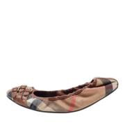 Pre-owned Canvas flats Burberry Vintage , Brown , Dames