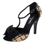 Pre-owned Fabric sandals Chanel Vintage , Beige , Dames