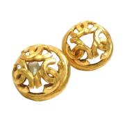 Pre-owned Metal earrings Chanel Vintage , Yellow , Dames