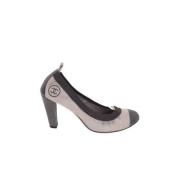 Pre-owned Leather heels Chanel Vintage , Gray , Dames