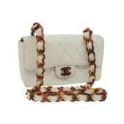 Pre-owned Fabric shoulder-bags Chanel Vintage , White , Dames