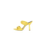 Gladleren sandalen met gouden logo Patrizia Pepe , Yellow , Dames