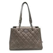 Pre-owned Leather totes Chanel Vintage , Gray , Dames