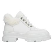 Elegante Witte Veterschoenen voor de Winter Estro , White , Dames