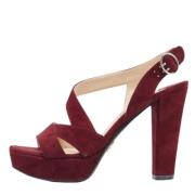 Pre-owned Suede sandals Prada Vintage , Red , Dames