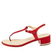 Pre-owned Suede sandals Chanel Vintage , Red , Dames
