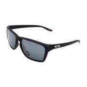 Stijlvolle zonnebril in zwart en grijs Oakley , Black , Unisex