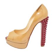 Pre-owned Leather heels Christian Louboutin Pre-owned , Beige , Dames