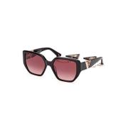 Stijlvolle zonnebril met bordeauxgradiëntlens Guess , Black , Dames