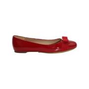 Pre-owned Leather flats Salvatore Ferragamo Pre-owned , Red , Dames