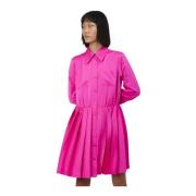 Jurk met knopen en geplooide rok Silvian Heach , Pink , Dames