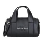 Zwarte Gebeeldhouwde Vierkante Barrel Tas Calvin Klein , Black , Dames