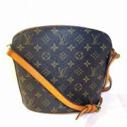 Pre-owned Canvas shoulder-bags Louis Vuitton Vintage , Brown , Dames