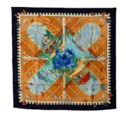 Pre-owned Silk scarves Hermès Vintage , Orange , Dames