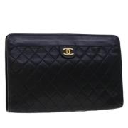 Pre-owned Leather clutches Chanel Vintage , Black , Dames