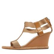 Pre-owned Leather sandals Fendi Vintage , Beige , Dames