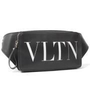 Pre-owned Leather shoulder-bags Valentino Vintage , Black , Dames