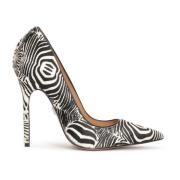 Geplooide pumps op een slanke stilettohak in borstel leer Kazar , Blac...