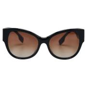 Pre-owned Plastic sunglasses Burberry Vintage , Brown , Dames