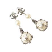 Pre-owned Metal earrings Chanel Vintage , Gray , Dames