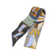 Pre-owned Silk scarves Hermès Vintage , Multicolor , Dames